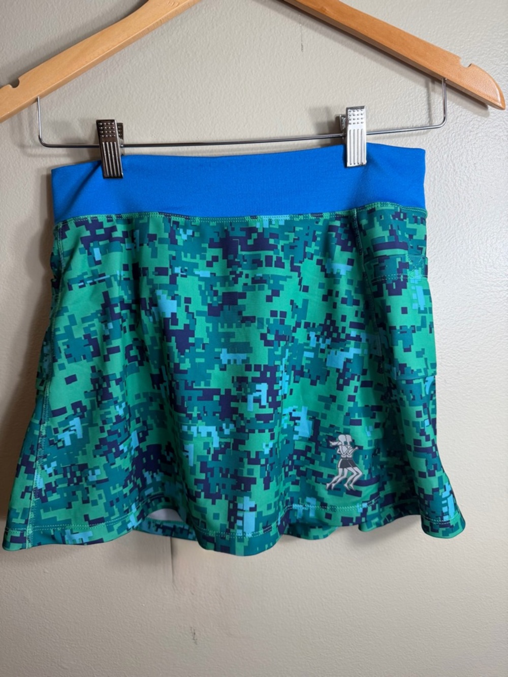 RunningSkirts Seacamp Green Digital Camo Running Skirt Skort Sz 2 Tennis